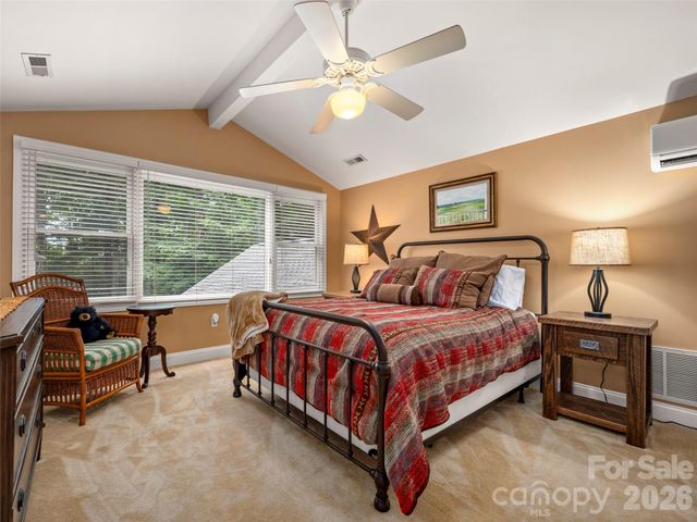 104 Little Cherokee Ridge, Hendersonville, NC 28739