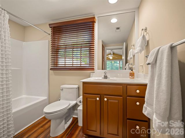 104 Little Cherokee Ridge, Hendersonville, NC 28739