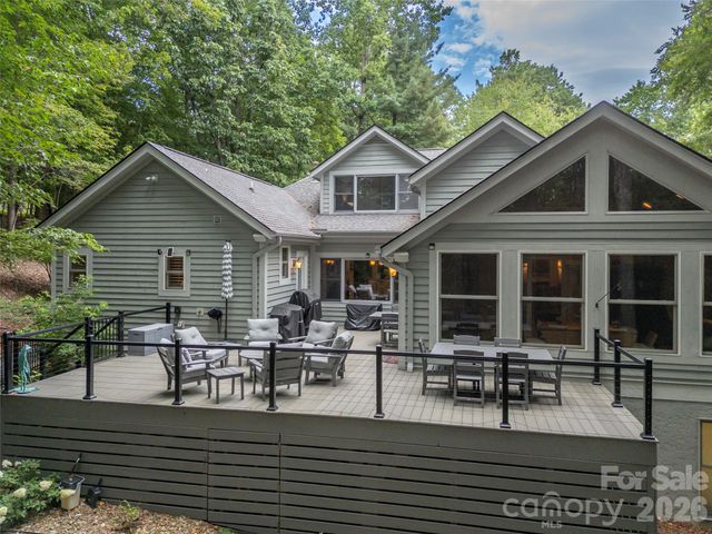 104 Little Cherokee Ridge, Hendersonville, NC 28739