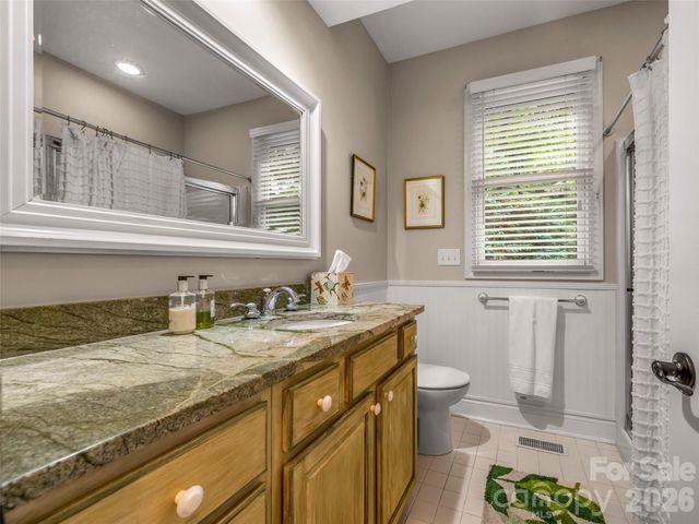 104 Little Cherokee Ridge, Hendersonville, NC 28739