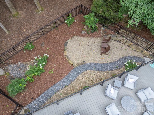 104 Little Cherokee Ridge, Hendersonville, NC 28739