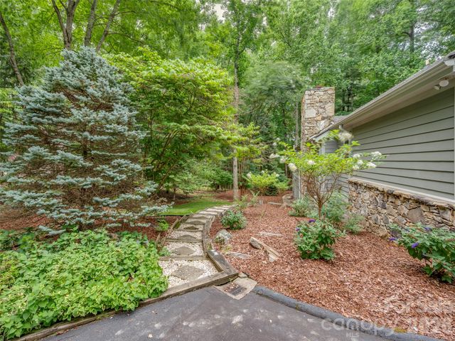 104 Little Cherokee Ridge, Hendersonville, NC 28739