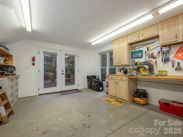 104 Little Cherokee Ridge, Hendersonville, NC 28739