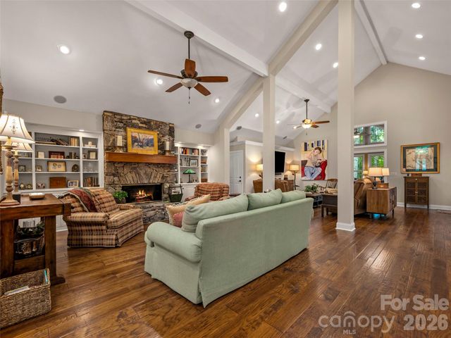 104 Little Cherokee Ridge, Hendersonville, NC 28739
