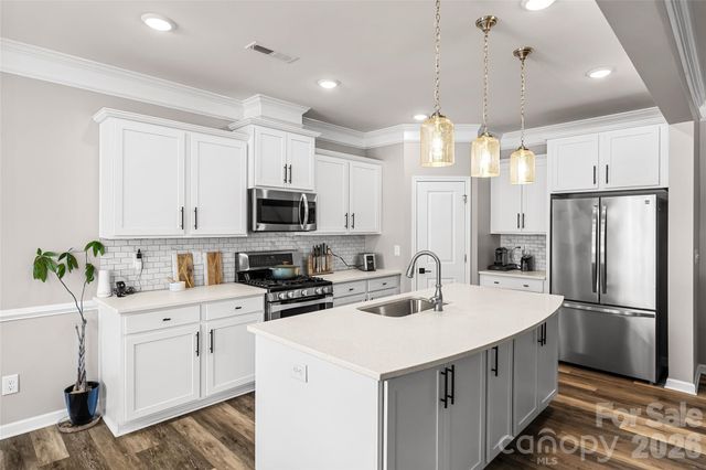 2315 Verde Creek Road, Charlotte, NC 28214