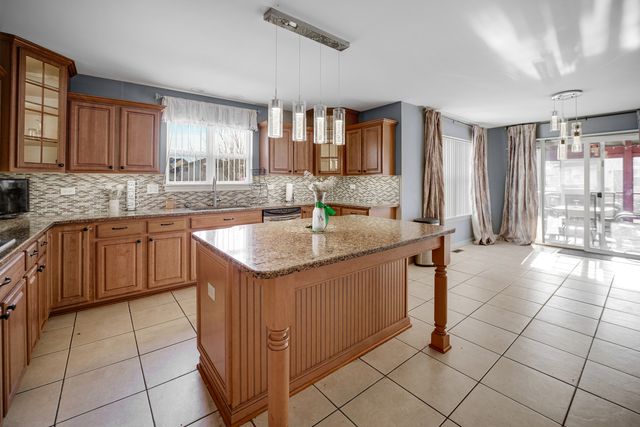 5319 Northwind Drive, Richton Park, IL 60471