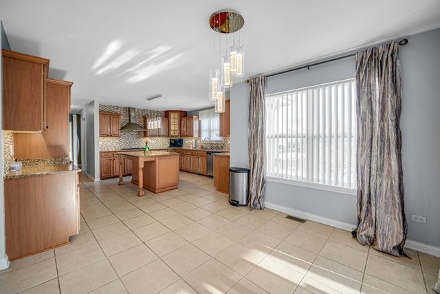 5319 Northwind Drive, Richton Park, IL 60471