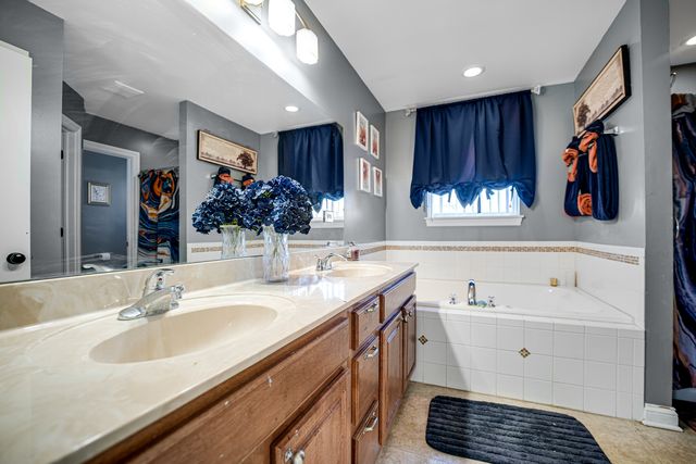 5319 Northwind Drive, Richton Park, IL 60471