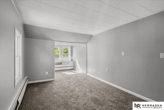 7534 Oakwood Street, Ralston, NE 68127