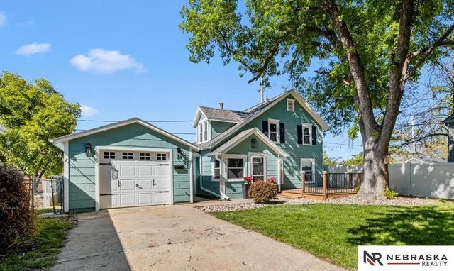 7534 Oakwood Street, Ralston, NE 68127