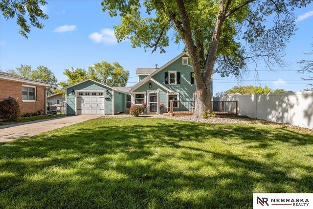7534 Oakwood Street, Ralston, NE 68127