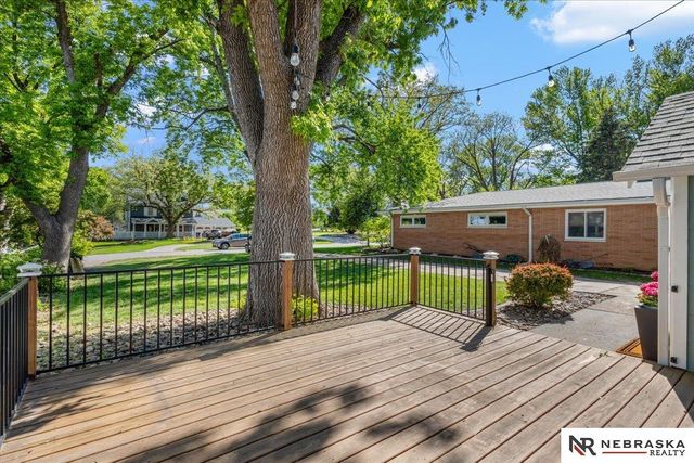 7534 Oakwood Street, Ralston, NE 68127