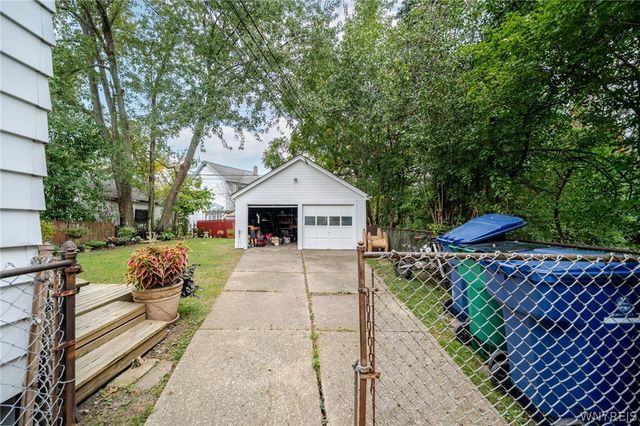 256 Englewood Avenue, Buffalo, NY 14214