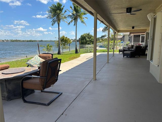 18265 NW 12th Street, Pembroke Pines, FL 33029
