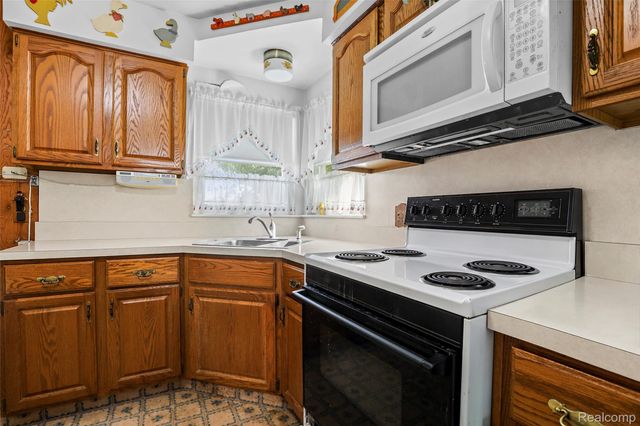 30854 Florence Street, Garden City, MI 48135