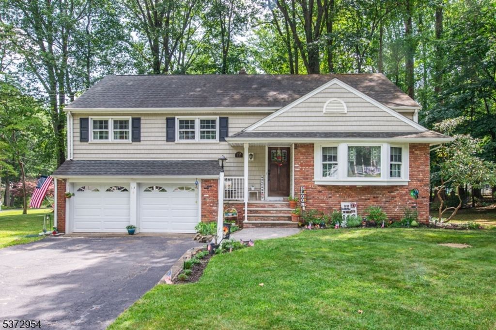 17 GROVE AVE, Morris Plains Boro, NJ 07950