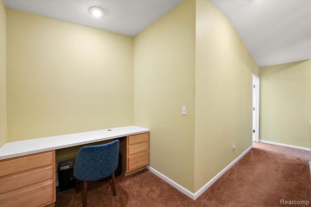 1095 Island Lake Drive, Oxford, MI 48371