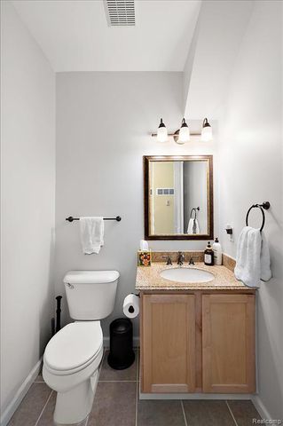 1095 Island Lake Drive, Oxford, MI 48371