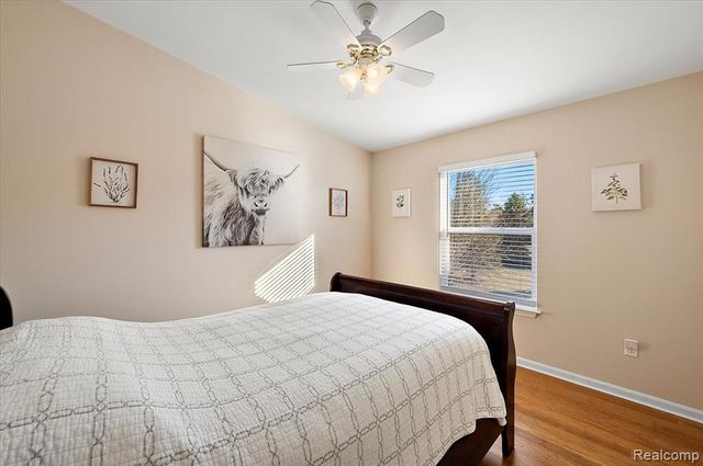 1095 Island Lake Drive, Oxford, MI 48371