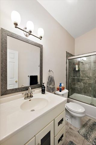 1095 Island Lake Drive, Oxford, MI 48371