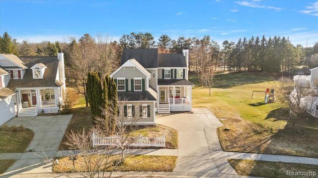 1095 Island Lake Drive, Oxford, MI 48371