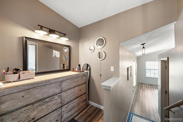 1095 Island Lake Drive, Oxford, MI 48371