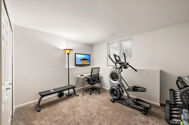 1095 Island Lake Drive, Oxford, MI 48371