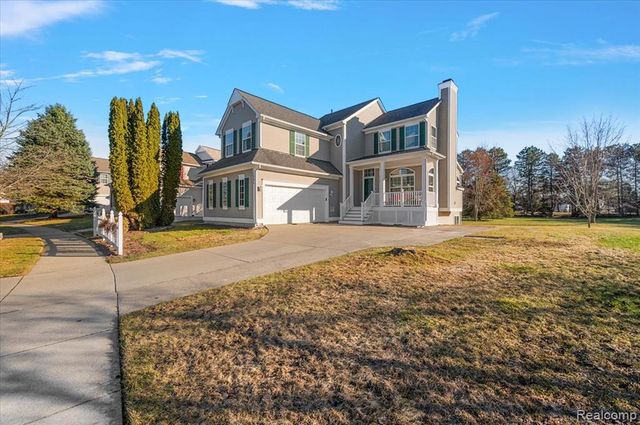 1095 Island Lake Drive, Oxford, MI 48371