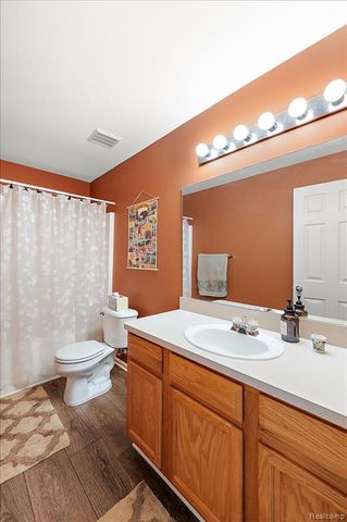 1095 Island Lake Drive, Oxford, MI 48371