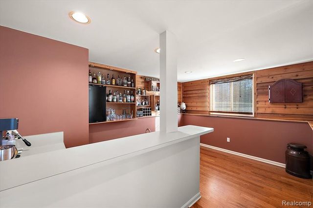 1095 Island Lake Drive, Oxford, MI 48371