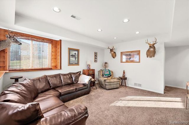 1095 Island Lake Drive, Oxford, MI 48371