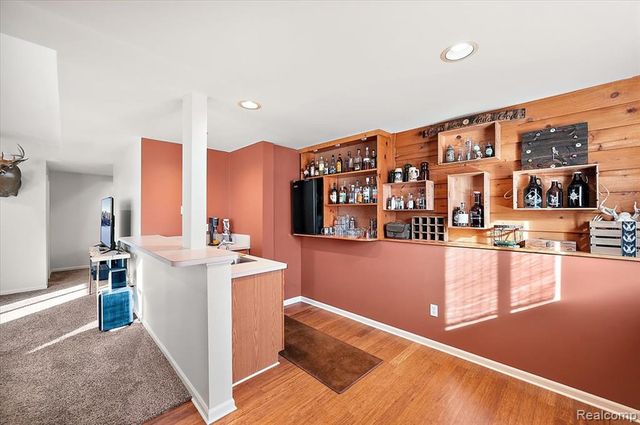 1095 Island Lake Drive, Oxford, MI 48371