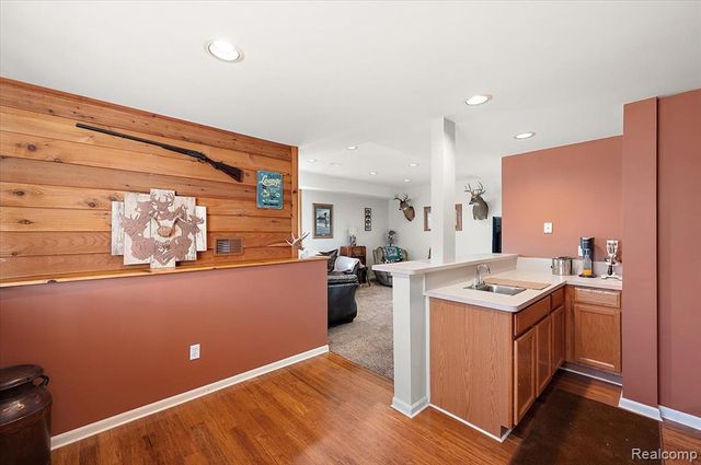 1095 Island Lake Drive, Oxford, MI 48371