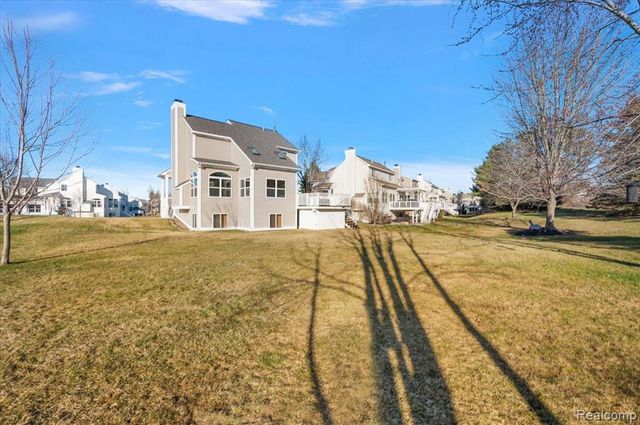 1095 Island Lake Drive, Oxford, MI 48371