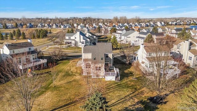 1095 Island Lake Drive, Oxford, MI 48371