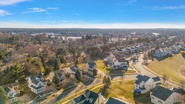 1095 Island Lake Drive, Oxford, MI 48371