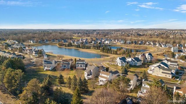 1095 Island Lake Drive, Oxford, MI 48371