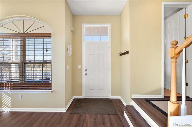 1095 Island Lake Drive, Oxford, MI 48371