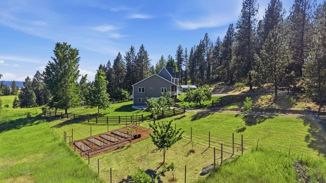 9516 E Day Rd, Mead, WA 99021