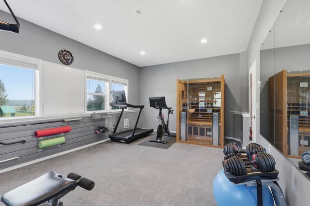 9516 E Day Rd, Mead, WA 99021