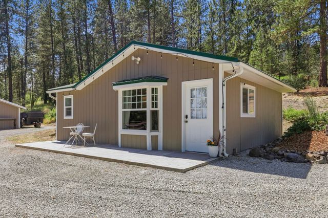 9516 E Day Rd, Mead, WA 99021