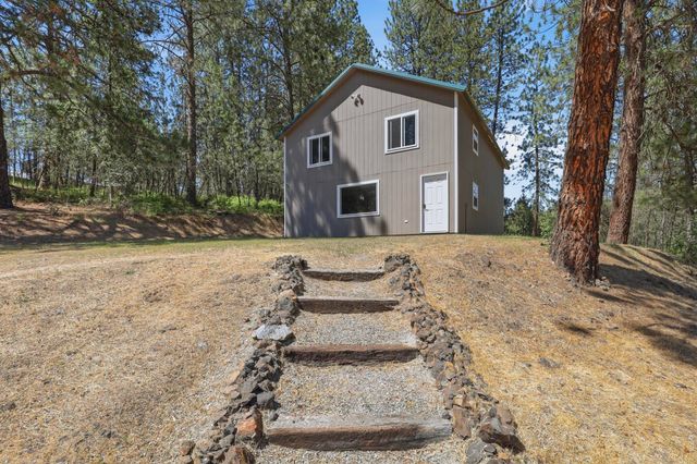 9516 E Day Rd, Mead, WA 99021