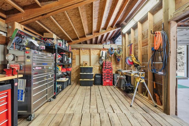9516 E Day Rd, Mead, WA 99021