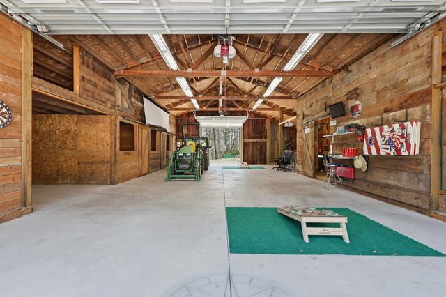 9516 E Day Rd, Mead, WA 99021