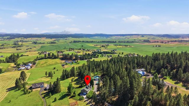 9516 E Day Rd, Mead, WA 99021