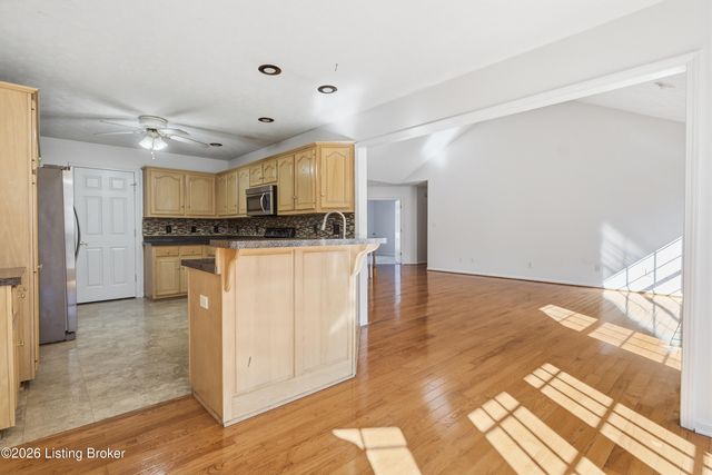 7115 Alma June Way, Louisville, KY 40228