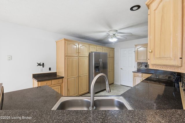 7115 Alma June Way, Louisville, KY 40228