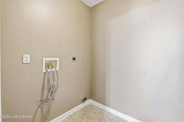 7115 Alma June Way, Louisville, KY 40228