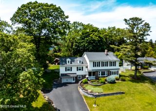 1269 Hawthorn Road, Niskayuna, NY 12309