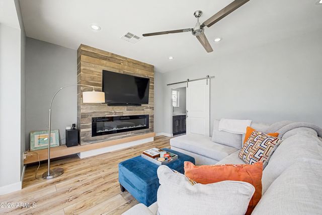 4136 E GLENROSA Avenue, Phoenix, AZ 85018
